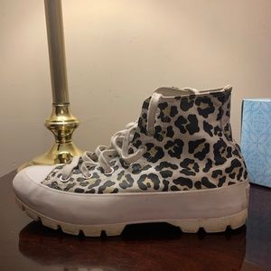 Women’s Chuck Taylor  Animal Print Sneakers Size 8